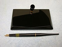 Solid Black Base for Vintage Pelikan Desk pen