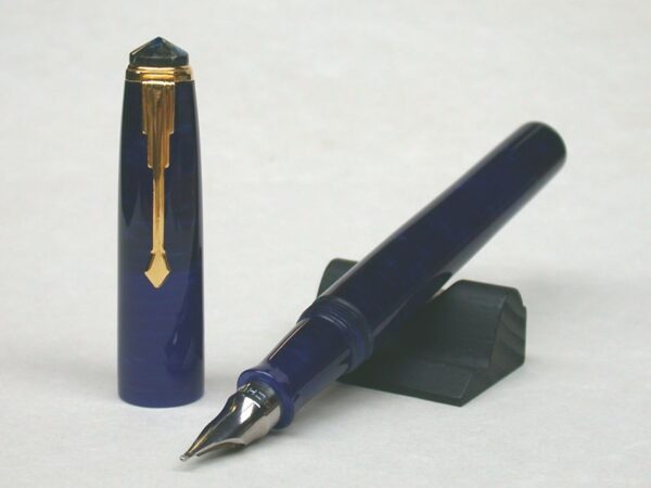Manaslu Fountain Pen in Blue DB Acrylic (uncap-2) Manaslu Fountain Pen in Blue DB Acrylic (uncap-2)